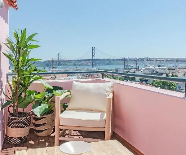 Casa Boma - Unique With Private Balcony And Panoramic Bridge View - Alcantara Iv アパート *